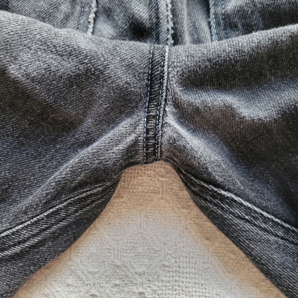 Nudie Black Distressed High-Waisted Cut Off Midi Jean Shorts with raw  hem - Picture 10 of 12